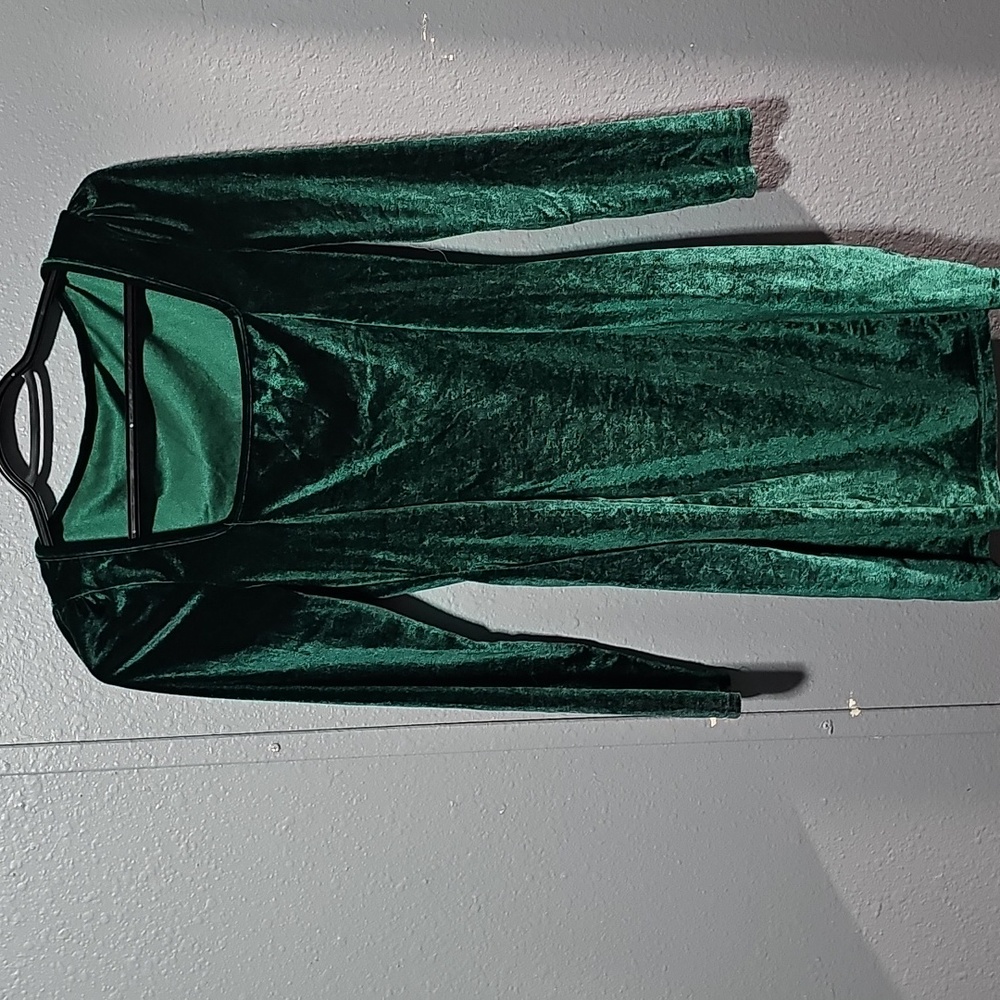 Elegant Green Velvet Dress